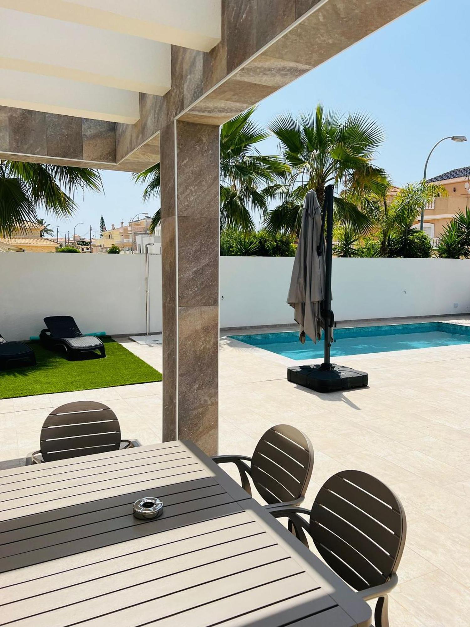 Villa Domicil De Luxe Torrevieja Luaran gambar