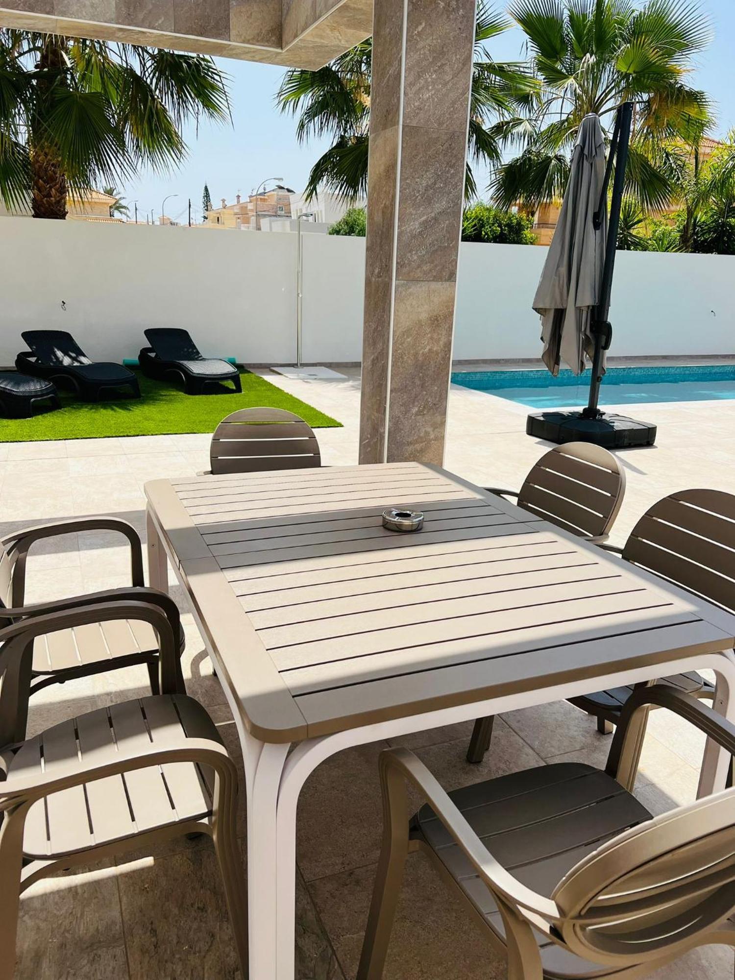 Villa Domicil De Luxe Torrevieja Luaran gambar